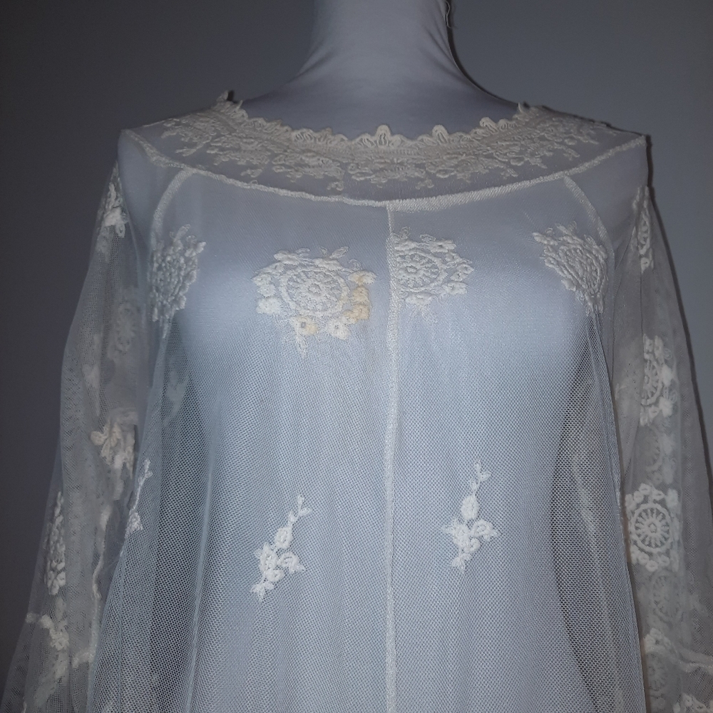 Romantic Sheer Blouse With Bell Sleeves Size 1XL - Picture 6 of 9